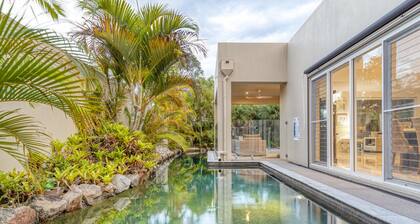 Walk to Golf Course, Lagoon Pool, Coastal Lux Home