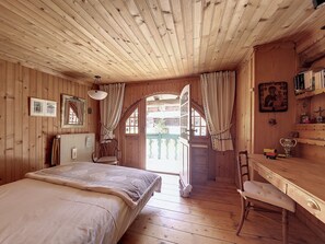 4 quartos, Wi-Fi de cortesia, roupa de cama
