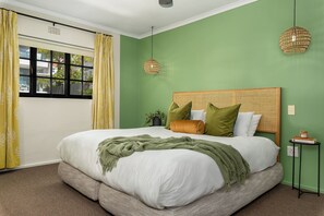 Family Double or Twin Room - Neighbourgood Romney (Cape Town)