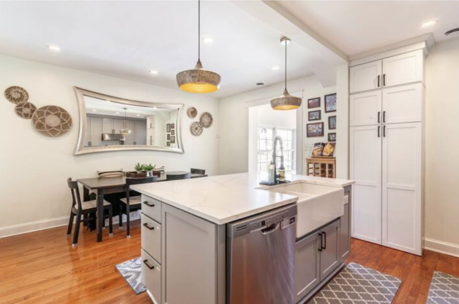 Modern DC row house - prime location, free parking!