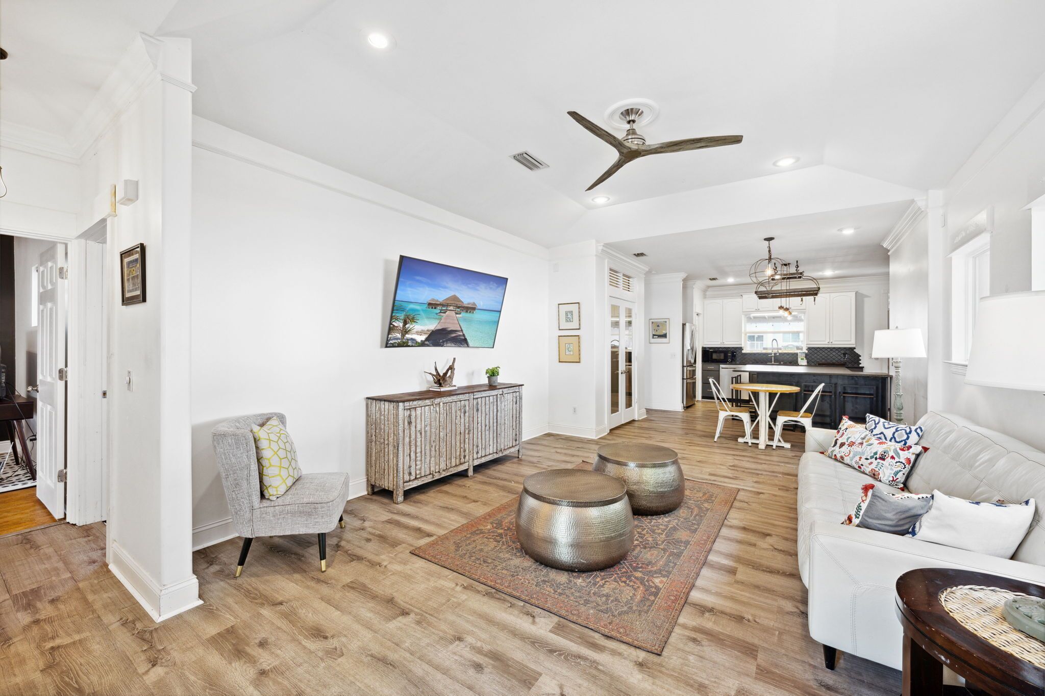 Blue House by the Beach- Sleeps 10