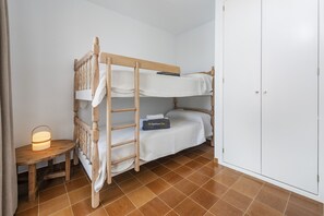 2 quartos, ferros/tábuas de passar roupa, Wi-Fi de cortesia