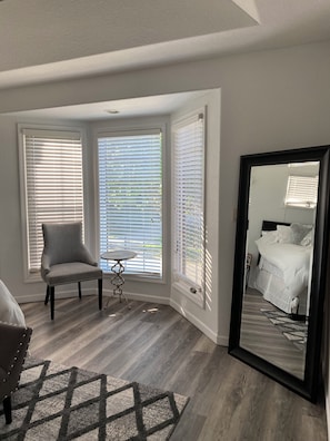 2 bedrooms, in-room safe, iron/ironing board, free WiFi