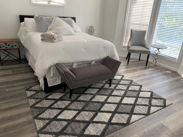 2 bedrooms, in-room safe, iron/ironing board, free WiFi
