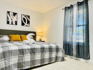 4 bedrooms, desk, iron/ironing board, WiFi