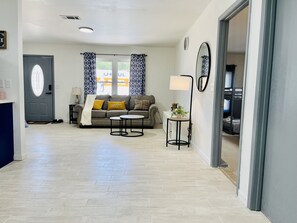 Smart TV, computer monitors