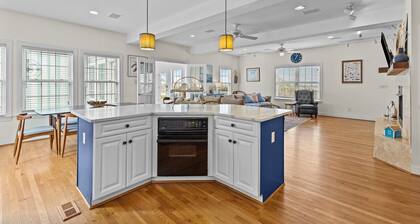 Harkers Haven with Private Pool in Harkers Island, NC