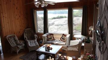 Una Smart TV, un reproductor de DVD