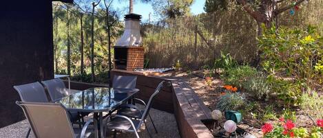 تناول الطعام بالخارج