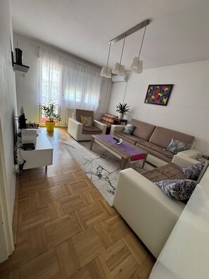 Appartement | Aire de séjour | Téléviseur à écran plat