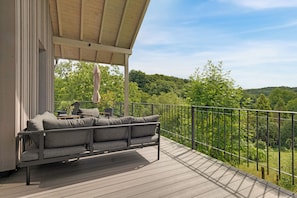 Property grounds - Forest Retreat: Serene 160m2 with Forest Views & Wallbox (Wermelskirchen)