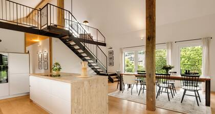 Stunning 160m2 Vacation Rental with Unrestricted Forest Views