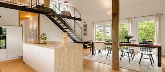 Stunning 160m2 Vacation Rental with Unrestricted Forest Views