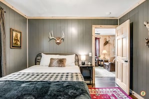 3 habitaciones, caja de seguridad en la habitación y escritorio 