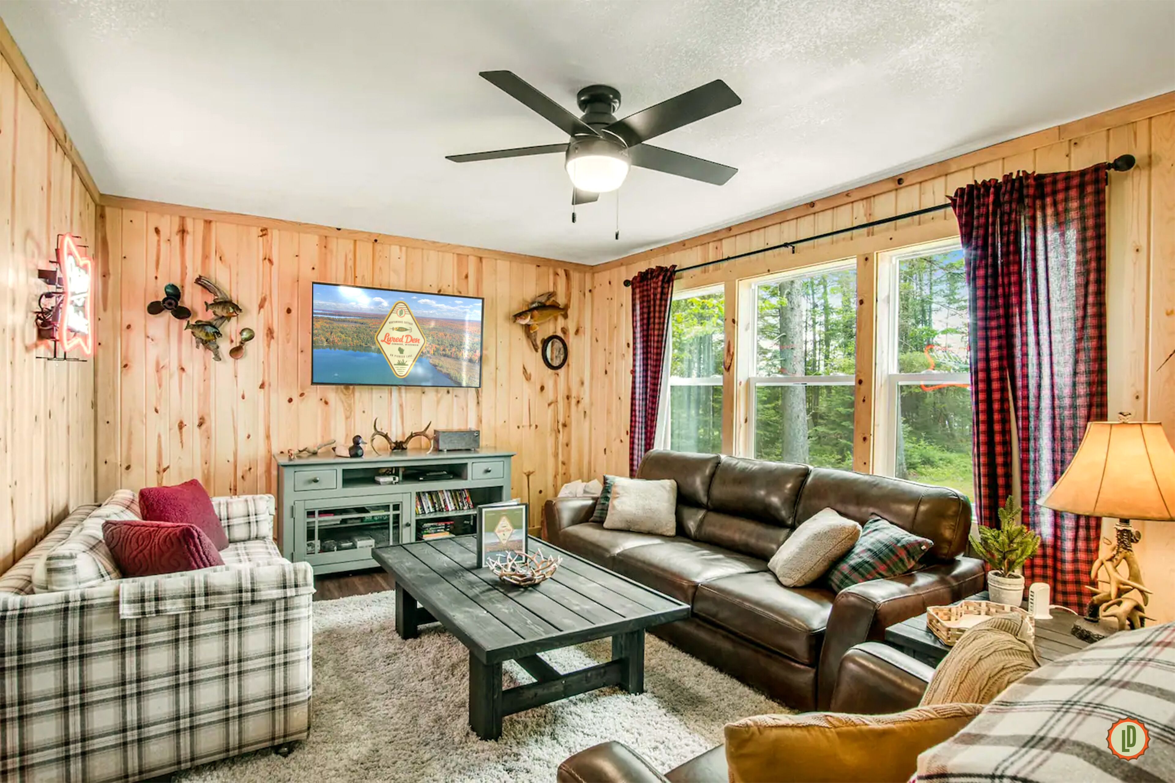 Lured Den - Private Lakefront Cottage