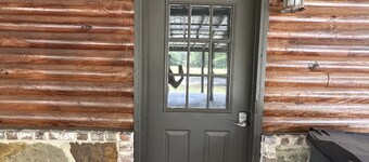 Come stay and make some memories at this unique and family-friendly cabin