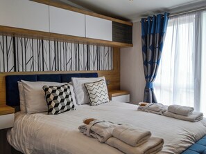 3 bedrooms, free WiFi, bed sheets