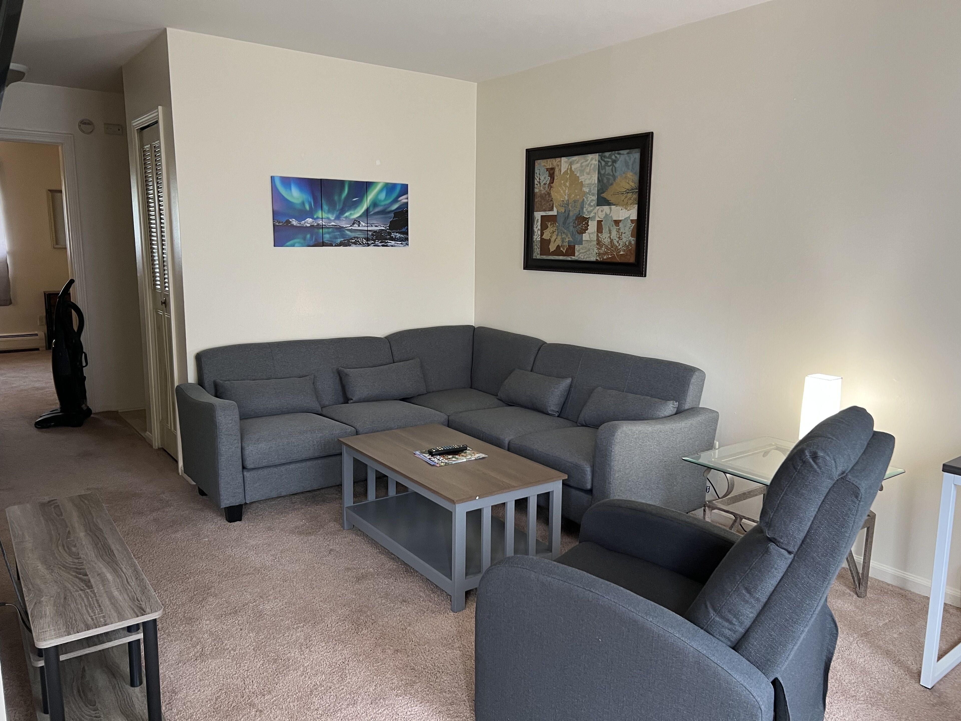 Great One Bedroom Apartment Conveniently Located