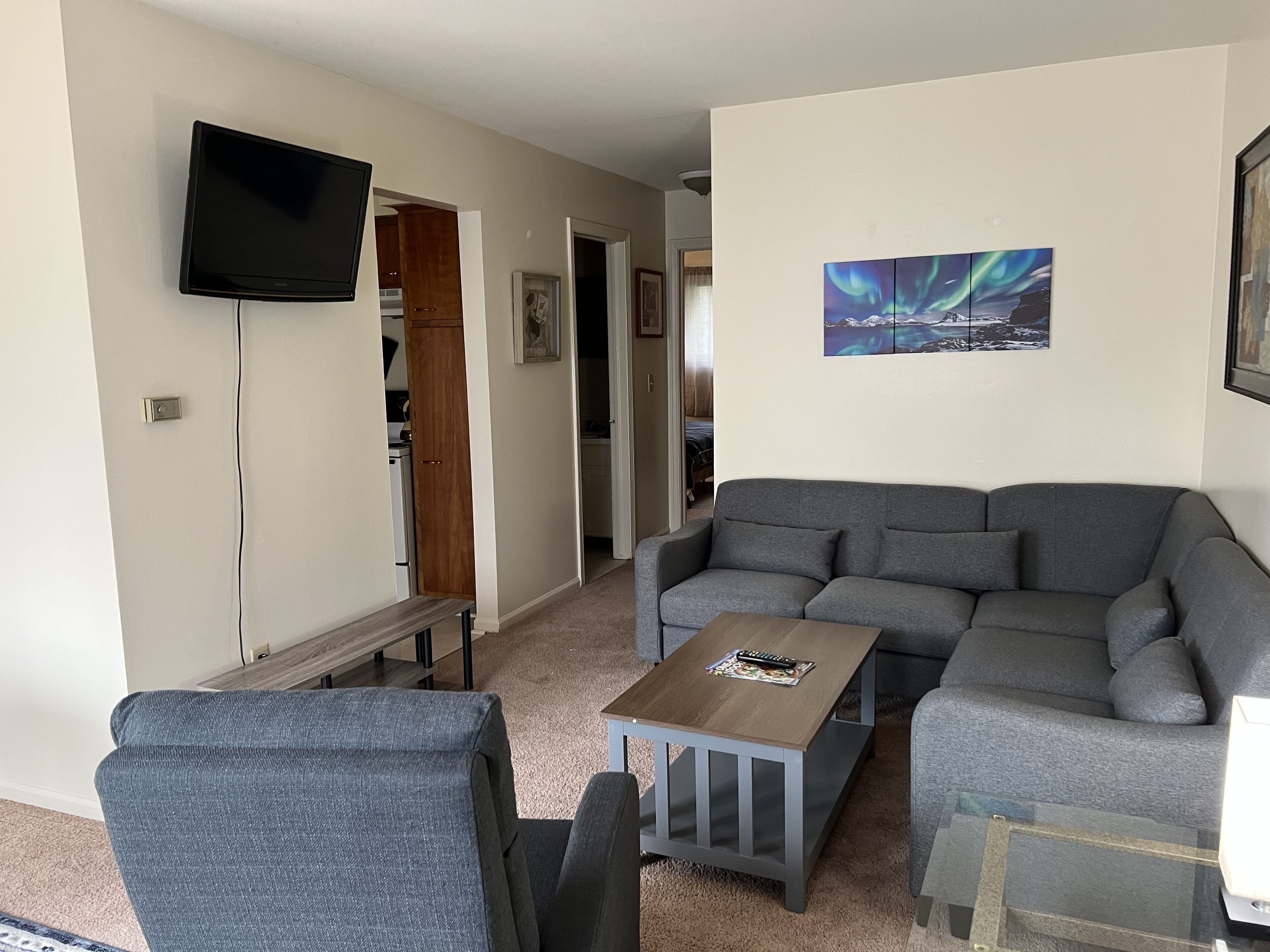 Great One Bedroom Apartment Conveniently Located