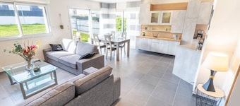 Villa Neuve Avec Jardin à 5 min de L'océan par Groom