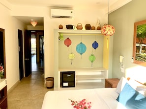 Deluxe Double Room | Peralatan tempat tidur hipoalergenik, gebar bulu kapas, busa memori 