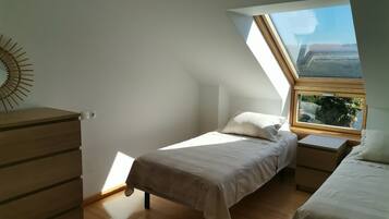 2 bedrooms, WiFi, bed sheets