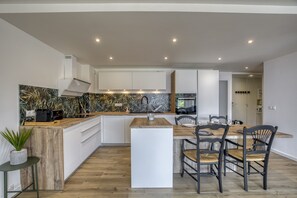 Fridge, microwave, oven, dishwasher