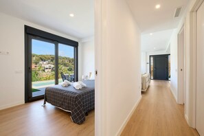 2 slaapkamers, een strijkplank/strijkijzer, gratis wifi