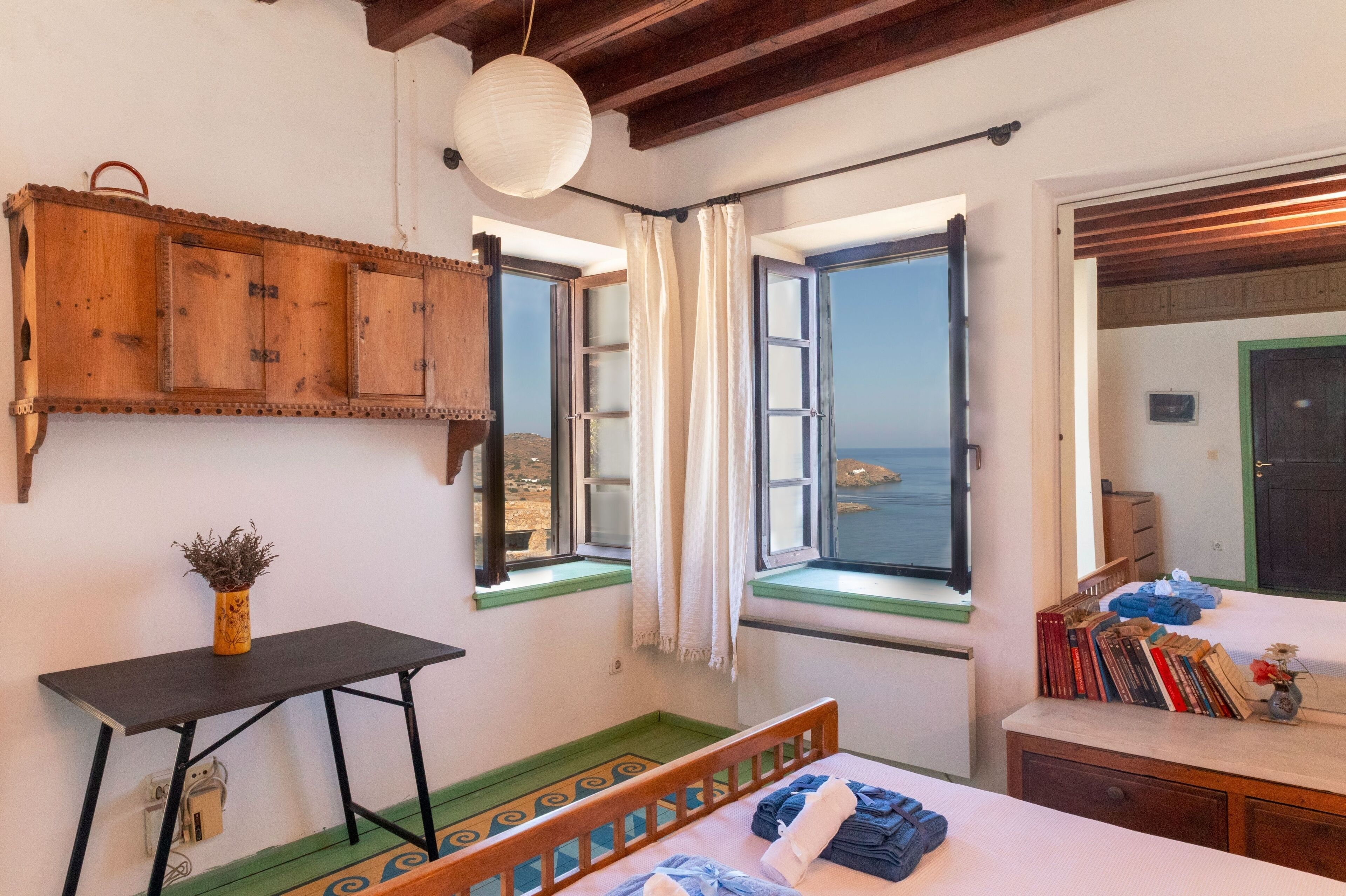 4 Schlafzimmer, Schreibtisch, Bügeleisen/Bügelbrett, Reisekinderbett