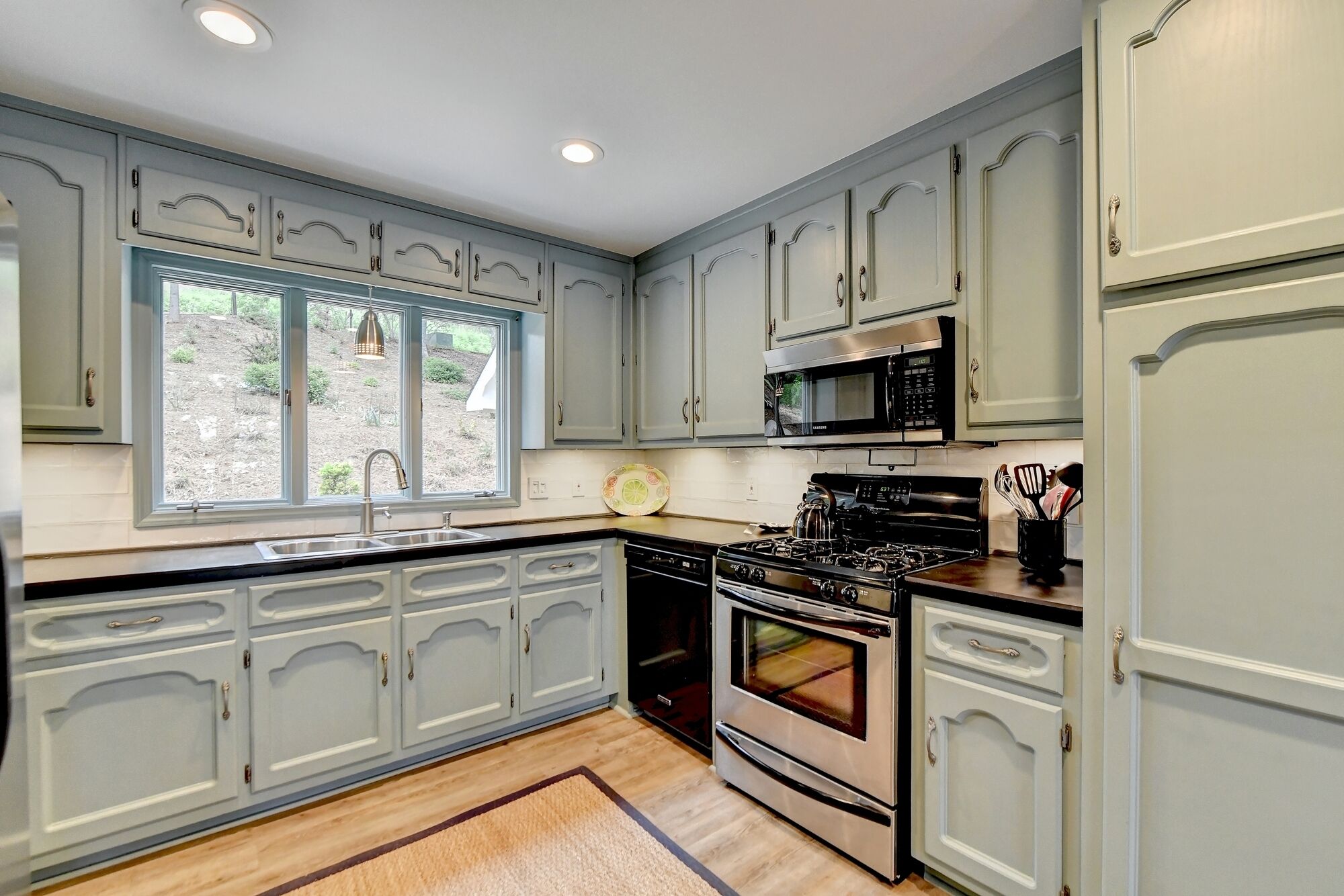 Golden sunrise, big water views, and marina a hop away