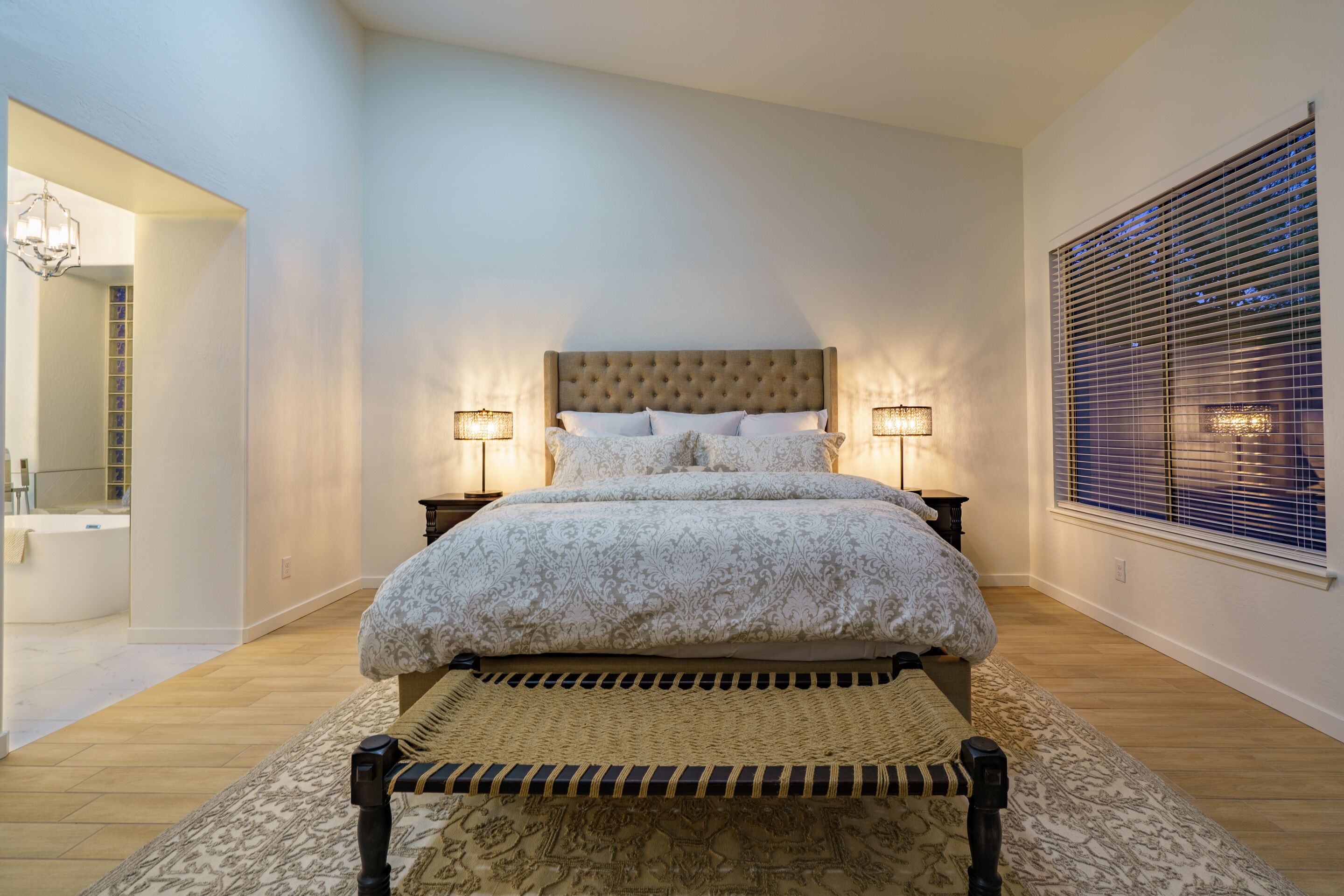 Luxury Home! Heated Pool! Minutes from Mayo Clinic