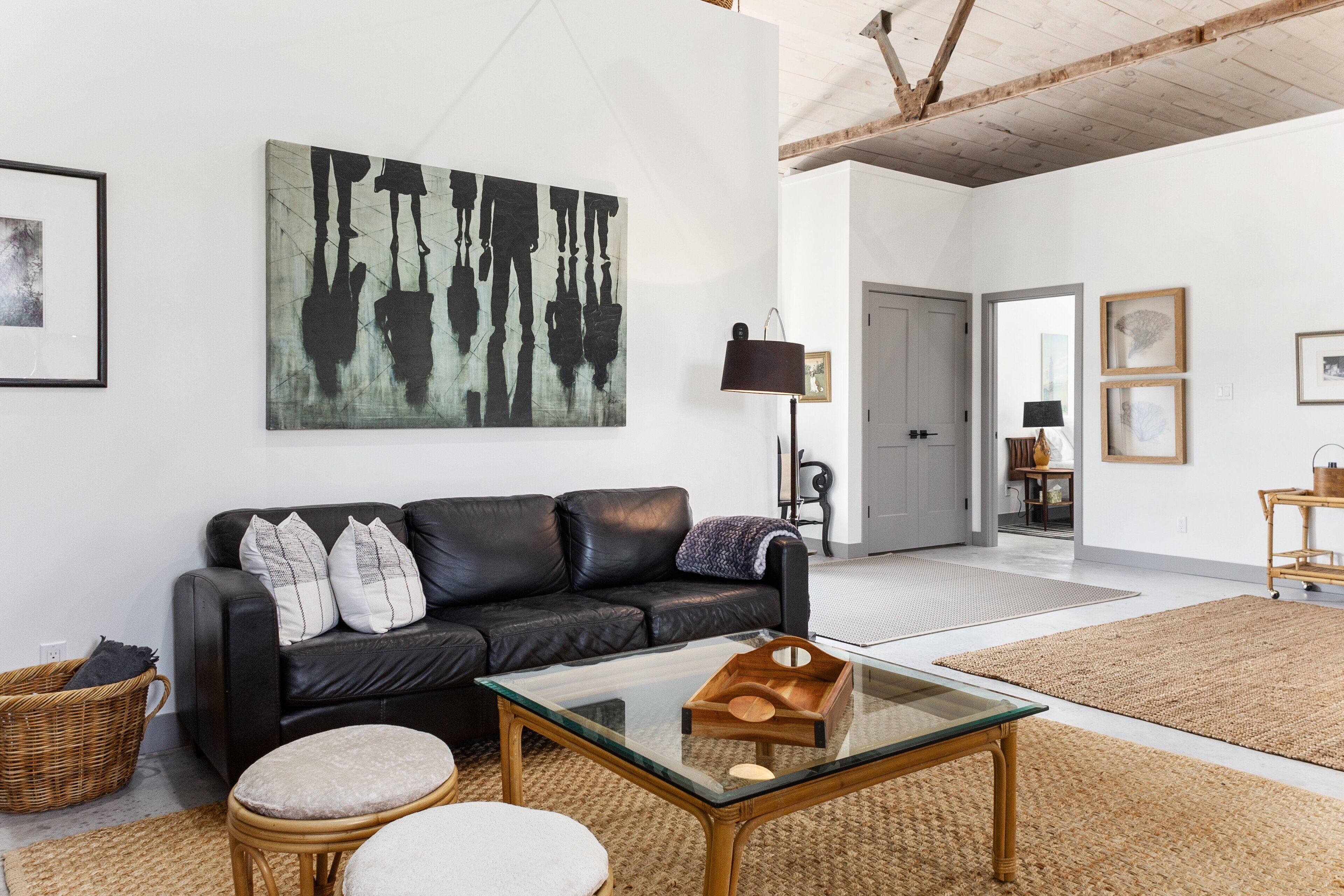 Smart TV, video games, video library