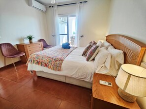 2 عدّة غرف نوم ومكواة/لوح كي وواي فاي مجانًا وملاءات أسرّة