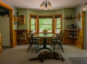 Dining room - Llama House ADK (Wevertown)