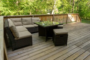 Sun deck - Llama House ADK (Wevertown)