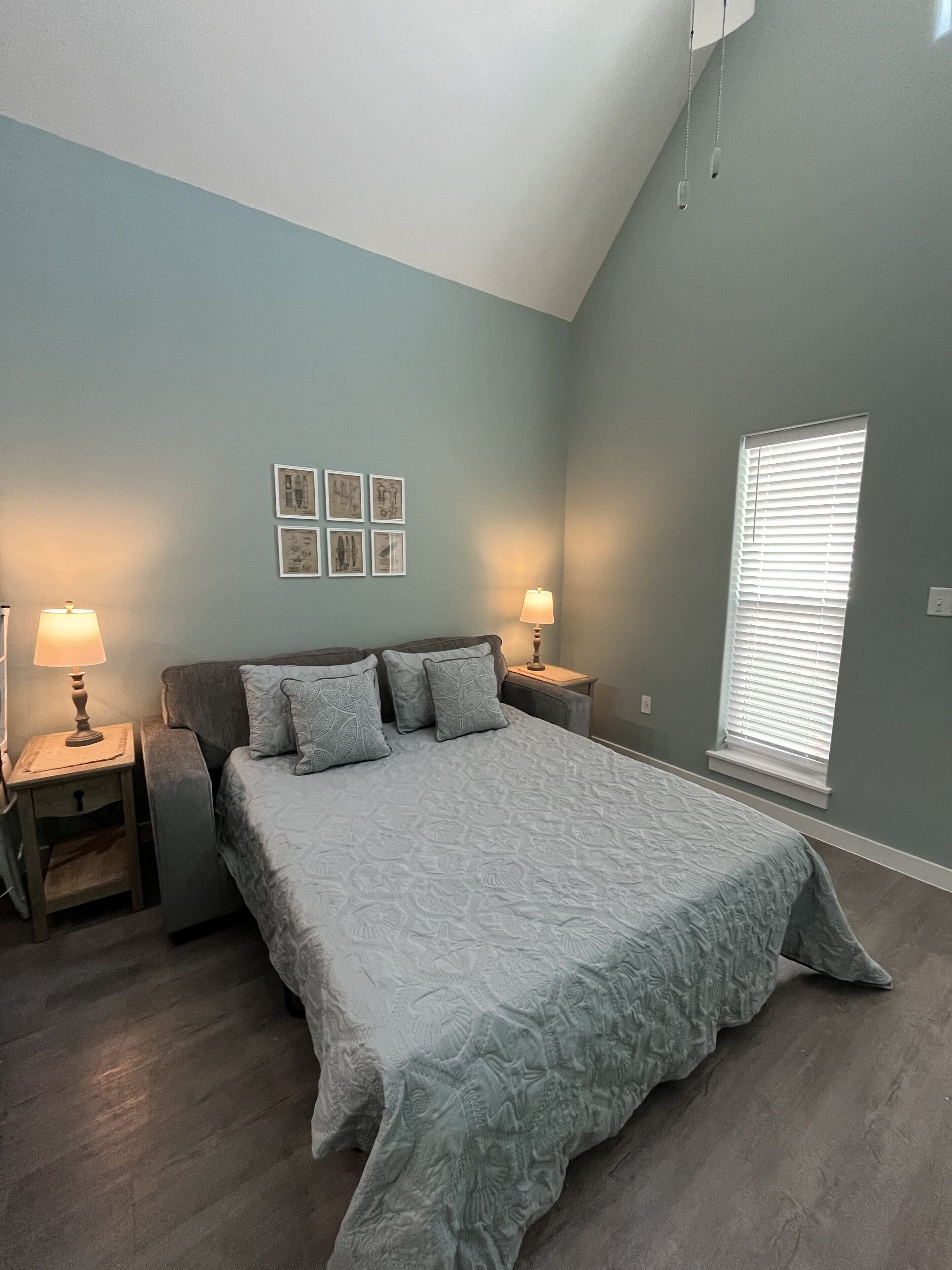 See Spot’s Sea Shack, new at Smugglers Cove, 6 min walk to beach ❤️ Winter Texans