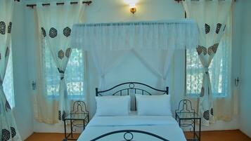 Basic Single Room, Accessible | Desk, laptop workspace, free WiFi, bed sheets