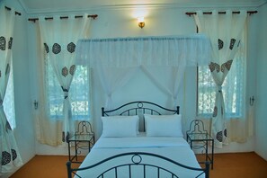 Basic Single Room, Accessible | Desk, laptop workspace, free WiFi, bed sheets - Ngorongoro Corridor Lodge (Karatu)