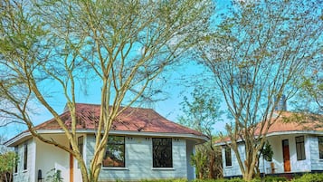 Comfort Cottage, Accessible | Desk, laptop workspace, free WiFi, bed sheets