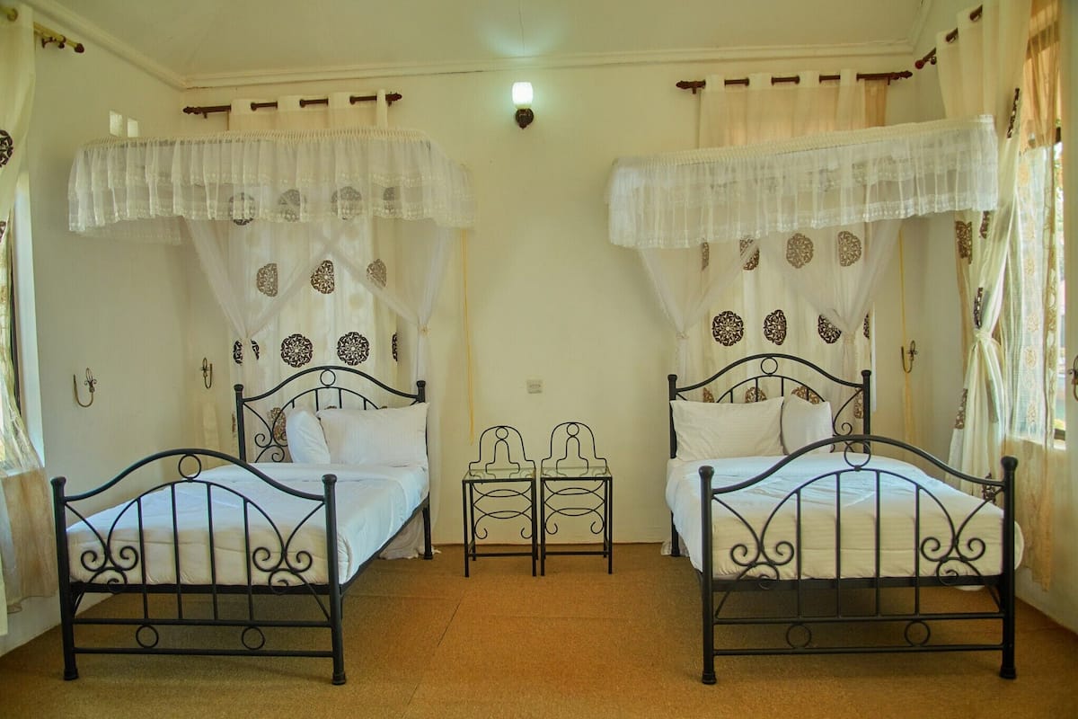 Comfort Double or Twin Room | Bathroom | Separate tub and shower, rainfall showerhead, free toiletries, bathrobes