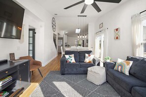 Smart TV, offices - Beautiful Summer Home, exceptionally clean, great outdoor space with fire pit! (Port Orange)