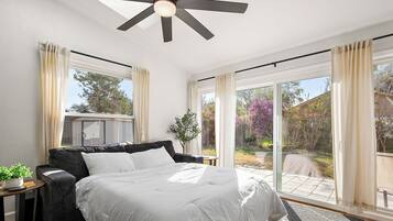 3 bedrooms, desk, iron/ironing board, travel crib