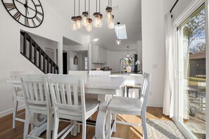 Dining - Beautiful Summer Home, exceptionally clean, great outdoor space with fire pit! (Port Orange)