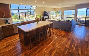 Interior - 2 Bedroom with panaramic ocean views! (Encinitas)