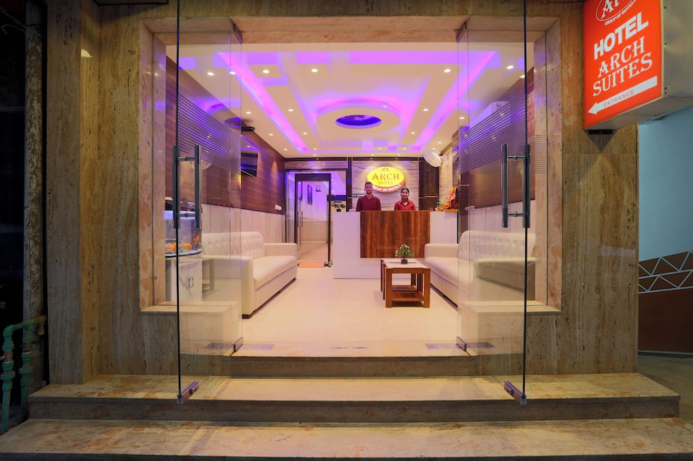 Hotel Arch Suites