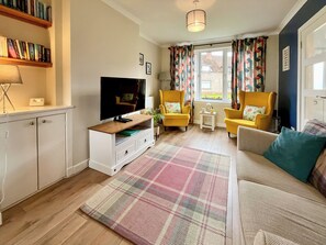 Living area - 3 bedroom accommodation in Ceres, near Cupar (Ceres, near Cupar)
