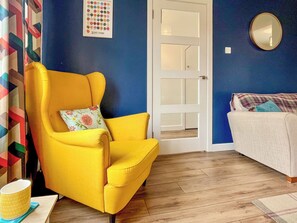 TV - 3 bedroom accommodation in Ceres, near Cupar (Ceres, near Cupar)