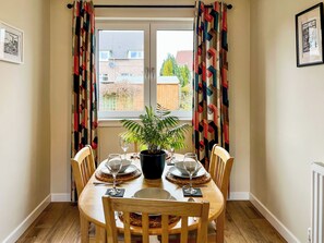 Dining - 3 bedroom accommodation in Ceres, near Cupar (Ceres, near Cupar)
