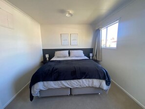 3 bedrooms, free WiFi, bed sheets