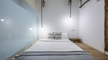 1 slaapkamer, een strijkplank/strijkijzer, gratis wifi, beddengoed